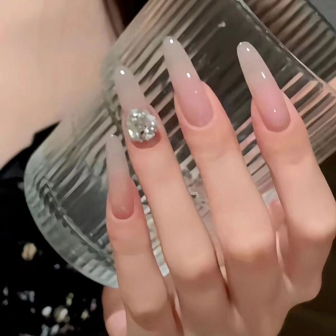 Elegant Artificial Nails Stornfield