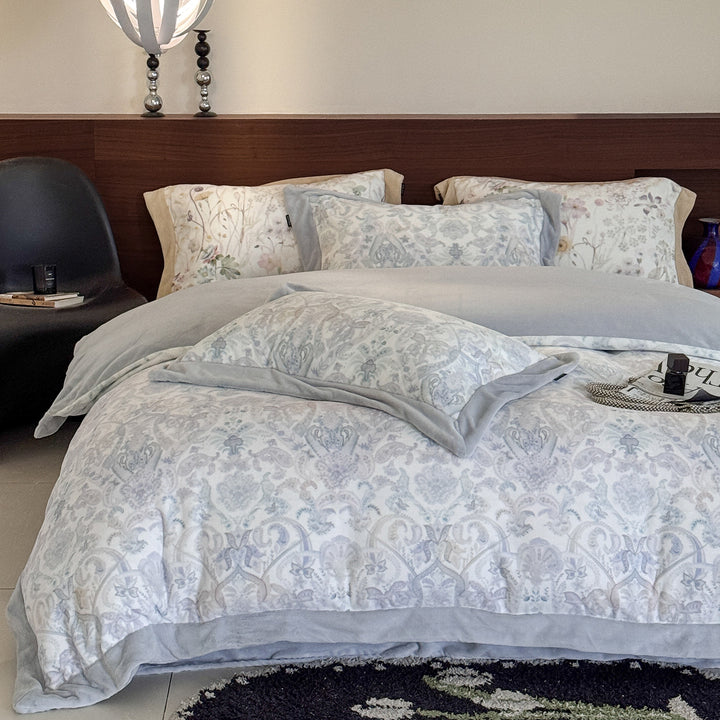 Duvet cover set with fine paisley pattern, reversible function and softly napped inner cover