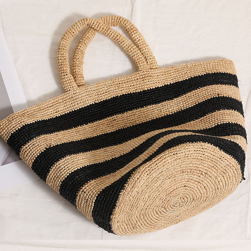 Braided beach bag with modern striped pattern Stornfield