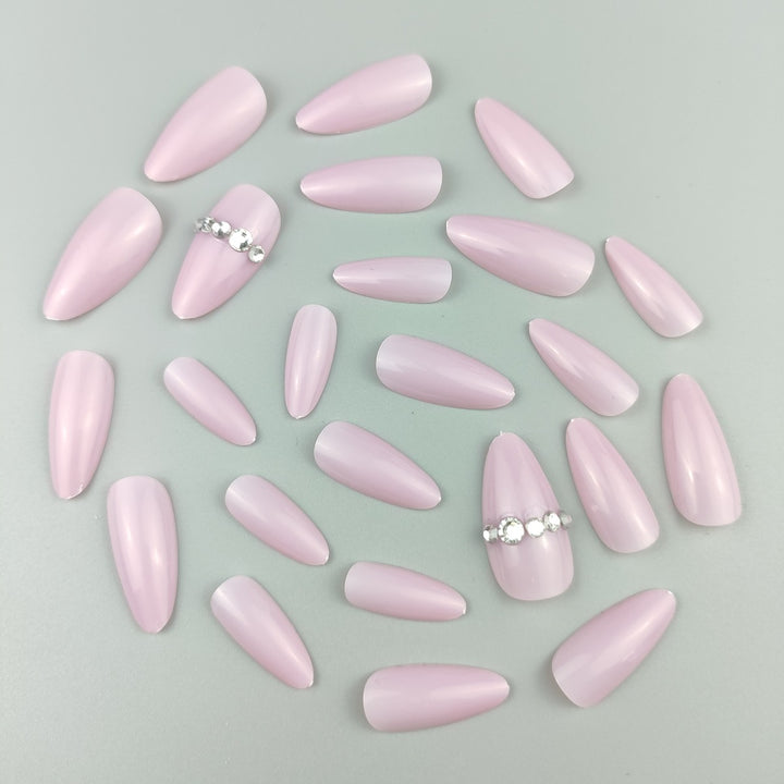 Elegant Almond-Shaped Nail Enhancements Stornfield 1789915615