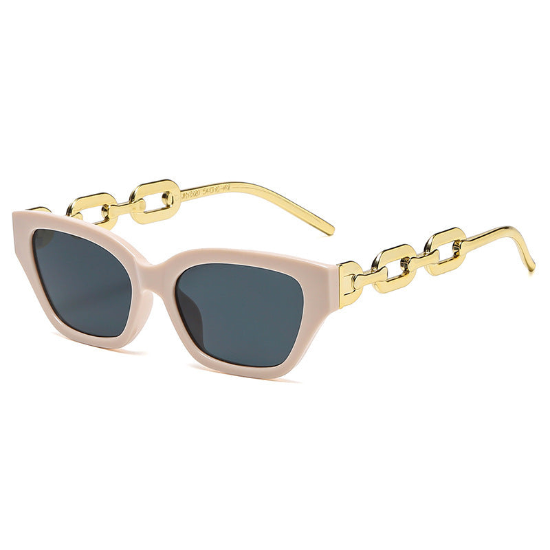 Luxe Fashion Cat Eye Sunglasses with Statement Chain Stornfield