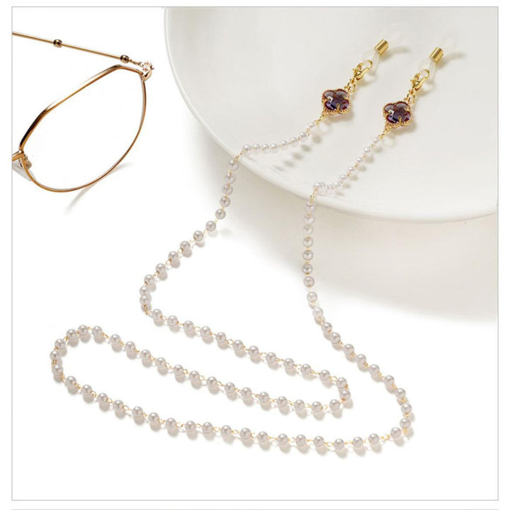 Elegant glasses holder chain with pearl accents Stornfield