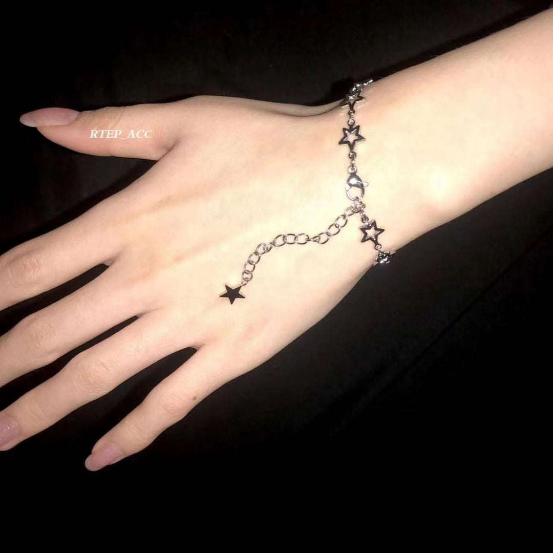 Star Accented Chain Bracelet Stornfield