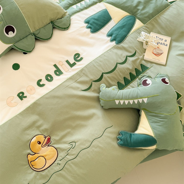 Children's bedding set with three-dimensional crocodile application and reversible function