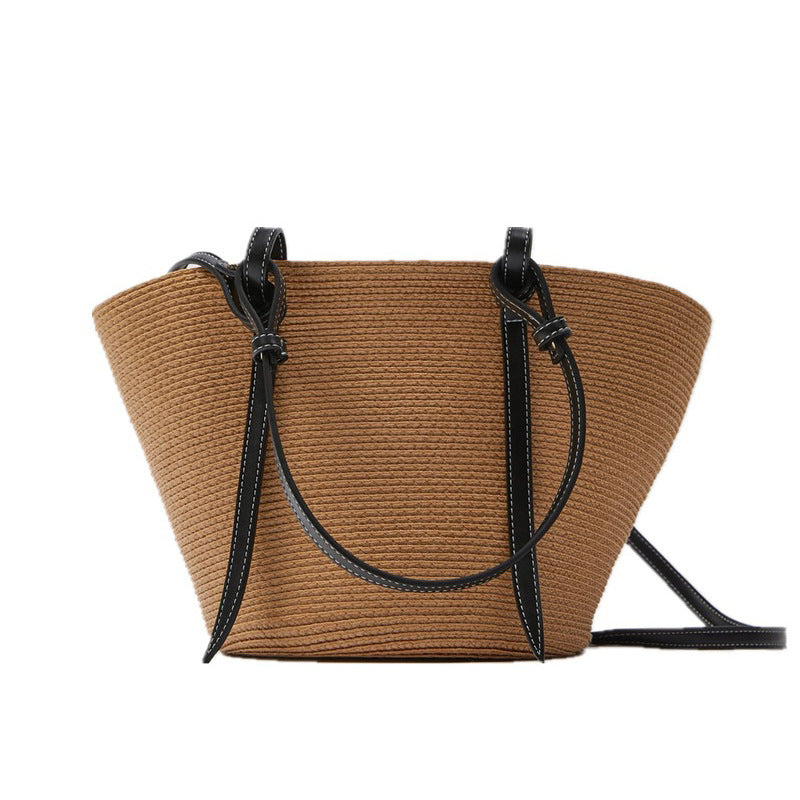 Generous basket bag with elegant leather accents Stornfield
