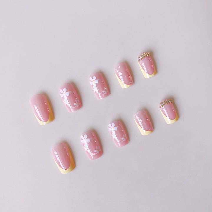 Artificial Nail Set with Floral Pattern and Glitter Stornfield