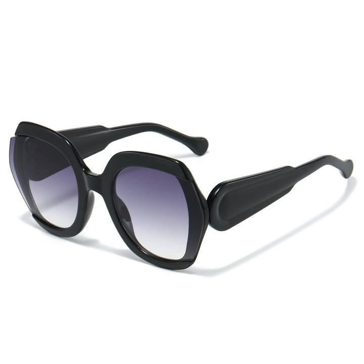 Fashion-Forward Oversized Sunglasses Stornfield