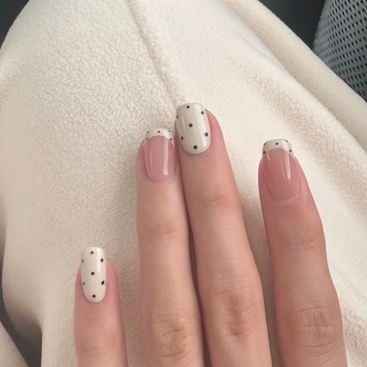 Artificial Nail Tips in Elegant Design Stornfield