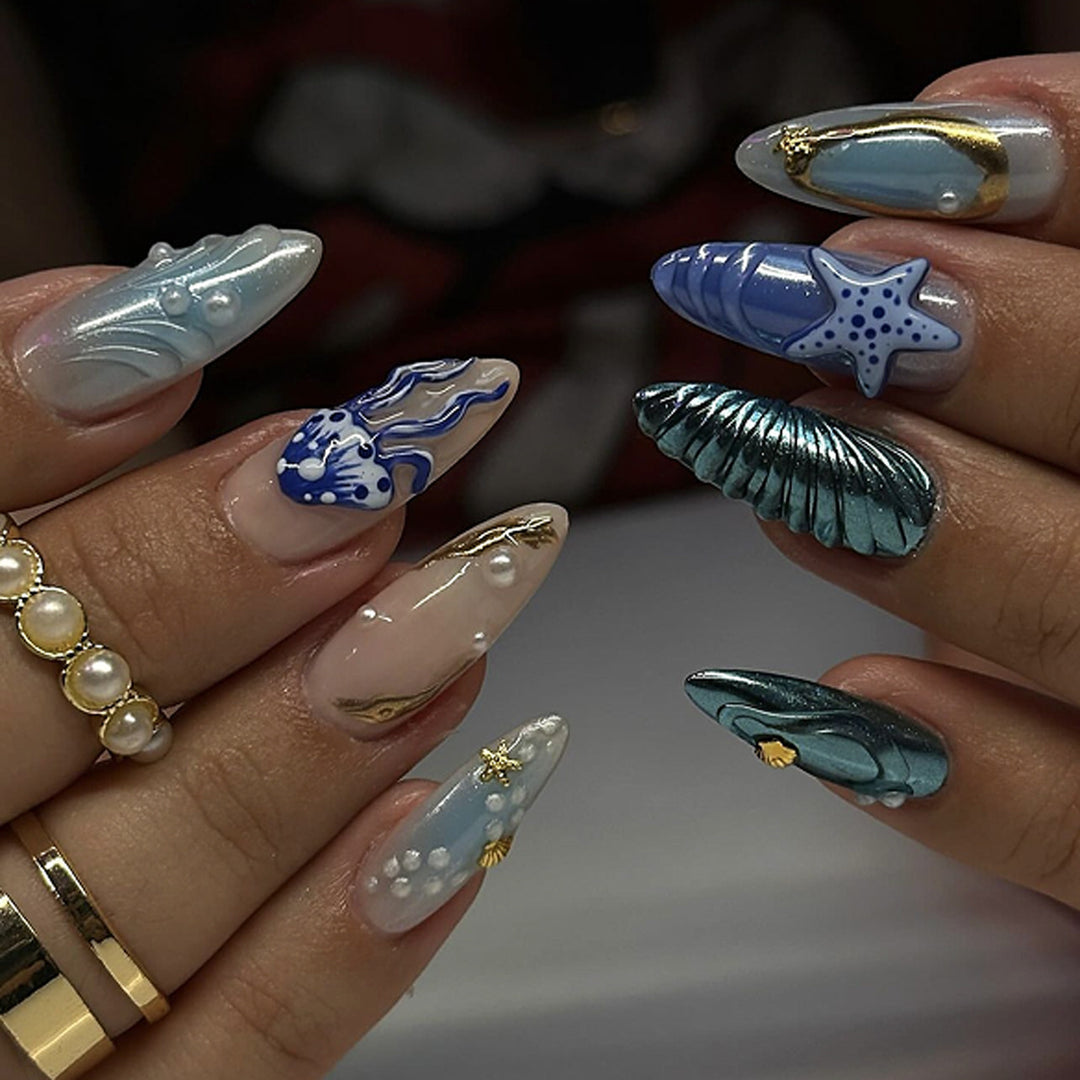 Elegant nail art in maritime design with glitter and 3D accents Stornfield