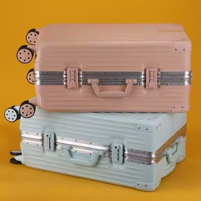 Heavy-Duty Ribbed Wheel Suitcase Stornfield