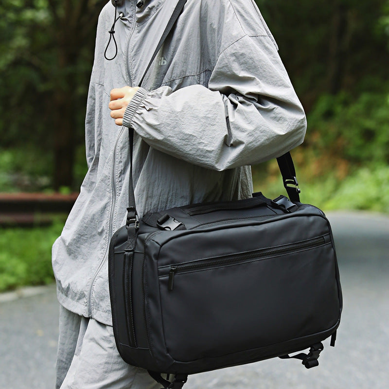 Practical shoulder bag with versatile compartments Stornfield