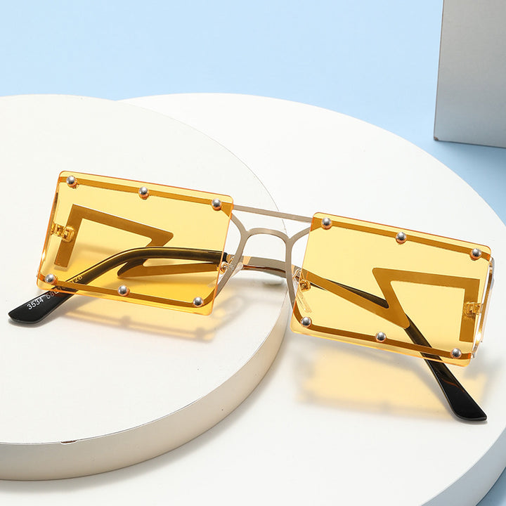 Women extravagant oversized sunglasses with geometric frame Stornfield