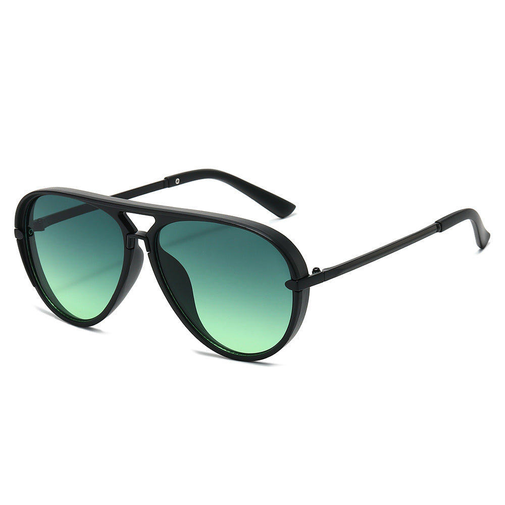 Elegant Aviator Sunglasses with Gold Accents Stornfield