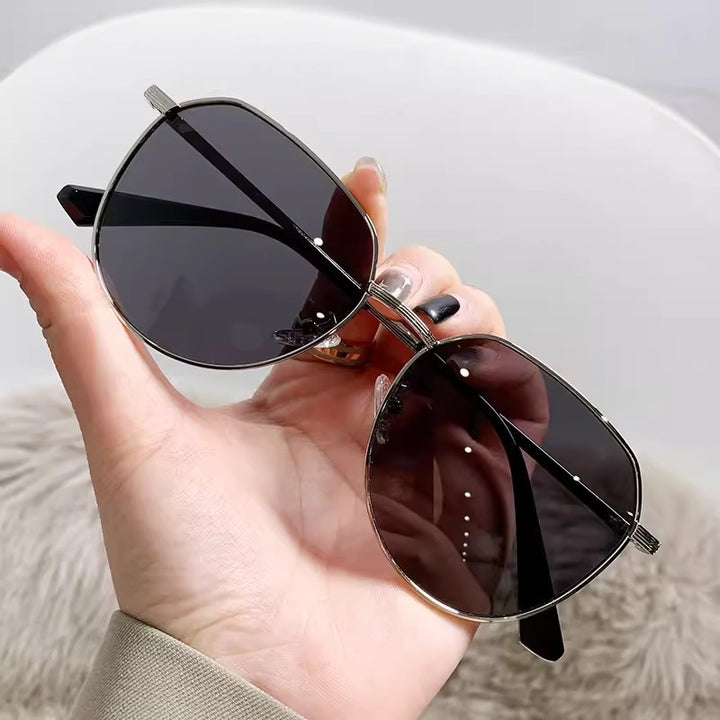Ladies cat-eye sunglasses with elegant metal frame Stornfield