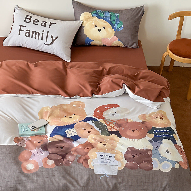Children's bedding set with large teddy bear print and soft cotton satin