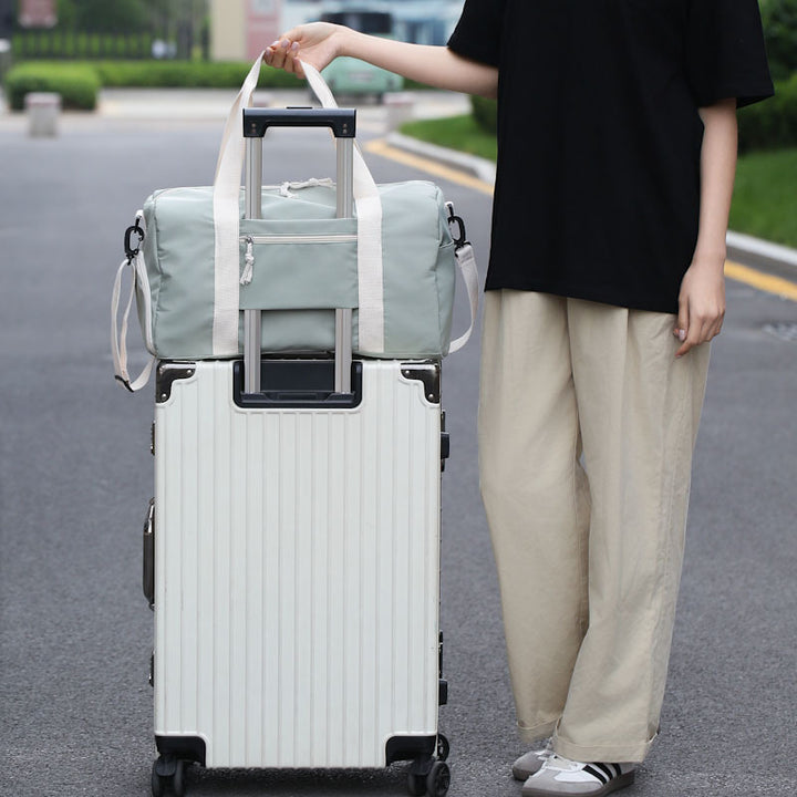 Sporty travel bag with versatile organizational options Stornfield