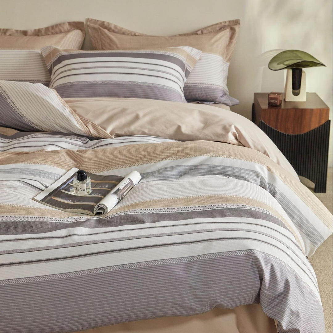 Luxurious cotton satin duvet cover set with watercolor flower pattern
