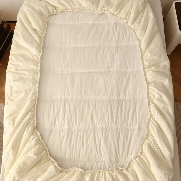 Comfort cold foam mattress with orthopedic shoulder zone and removable hygienic cover