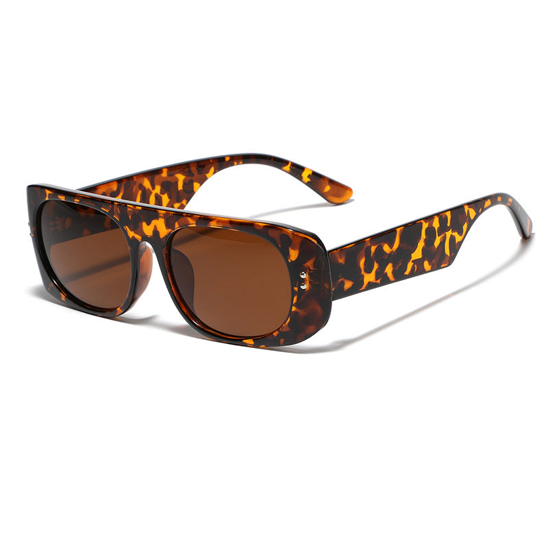 Women’s fashion sunglasses with transparent and geometric frame Stornfield