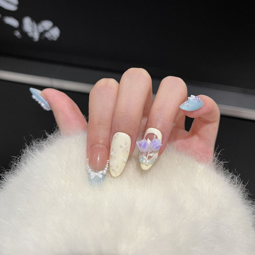 Artistic Floral-Accent Press-On Nails Stornfield