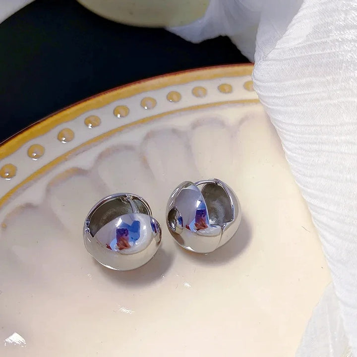 Elegant earrings made of high-gloss metal Stornfield