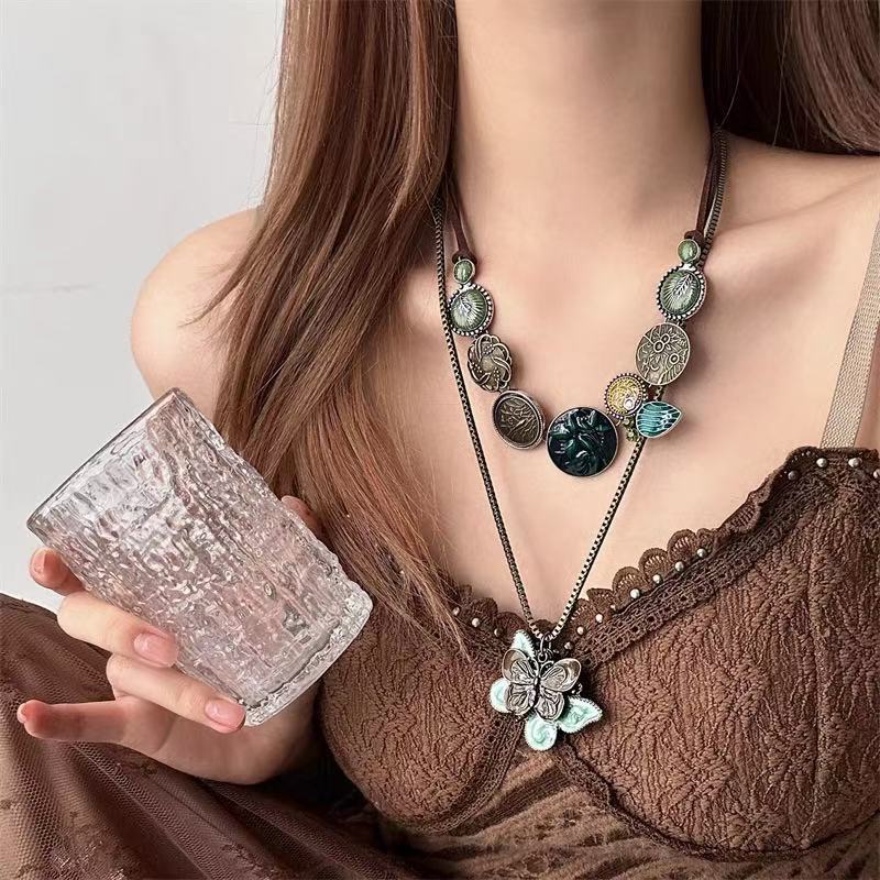 Floral Pendant Long Necklace Stornfield