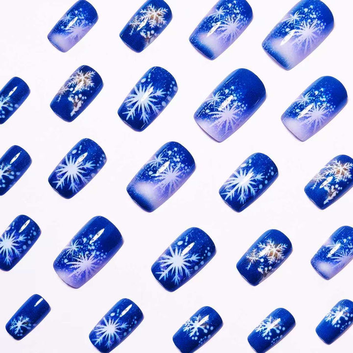 Artificial nails with shimmering winter design Stornfield