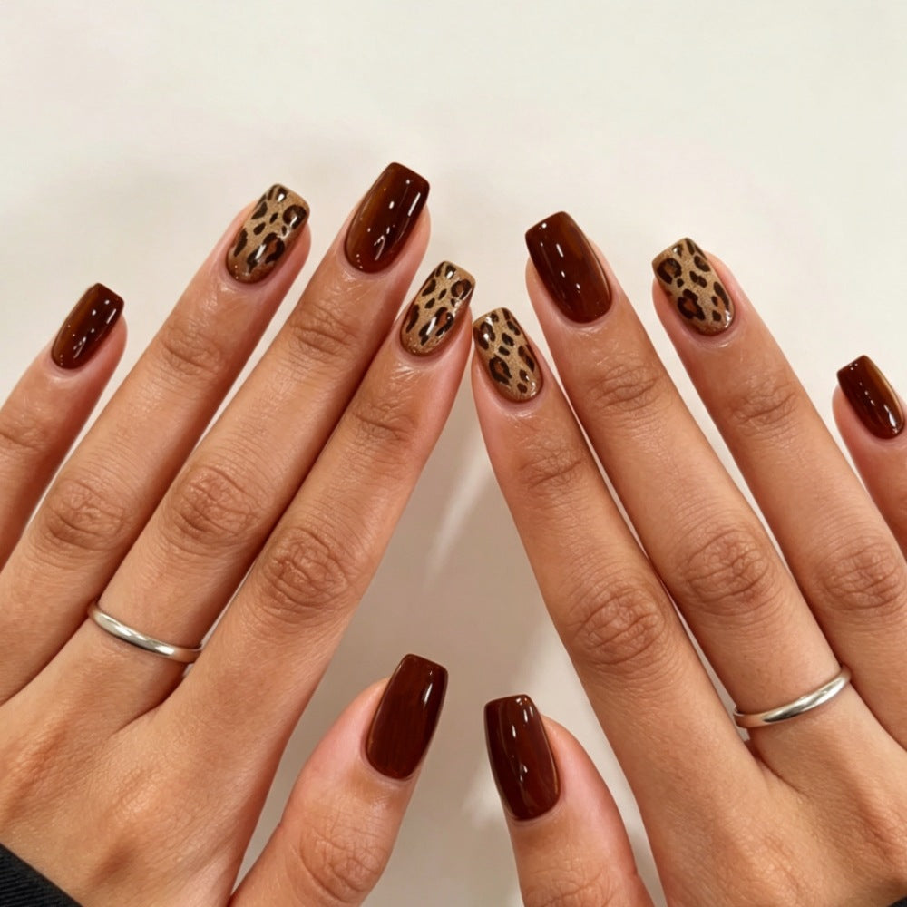 Chic Almond-Shaped Press-On Nail Set Stornfield