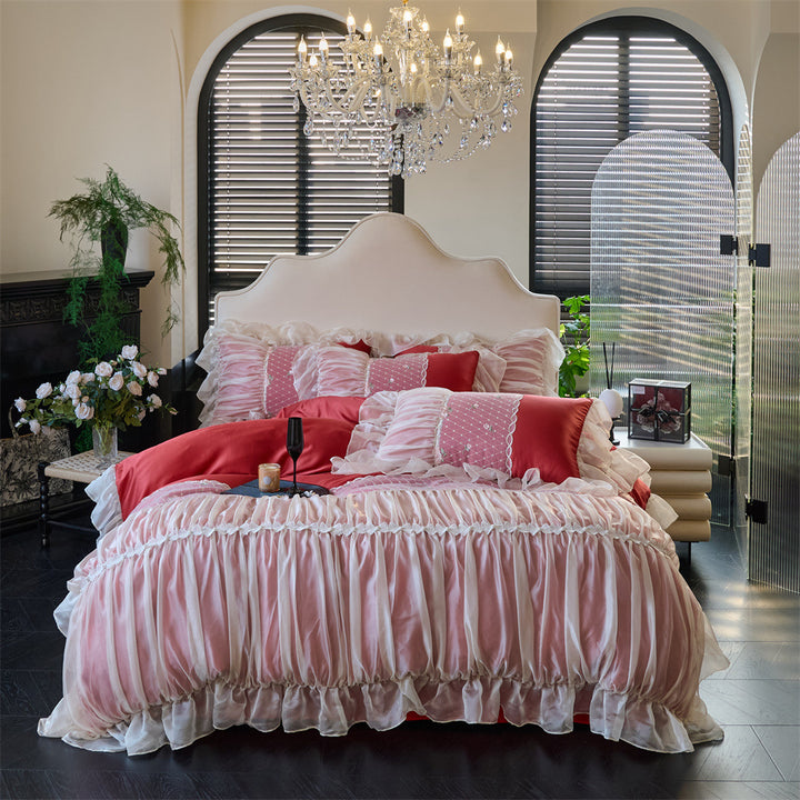 Luxurious Ruffle Bedding Set made of Satin with Ruffles and Embroidered Pillows