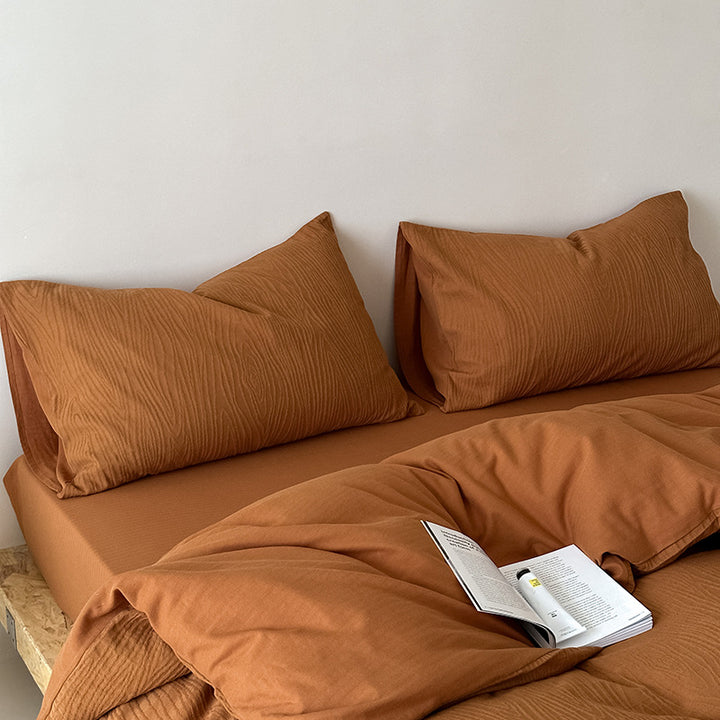 Premium cotton bedding set with fine pleated structure and hidden zipper