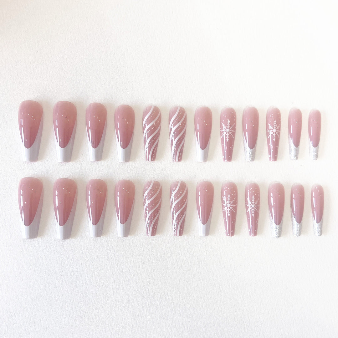 Elegant and creative art nails Stornfield