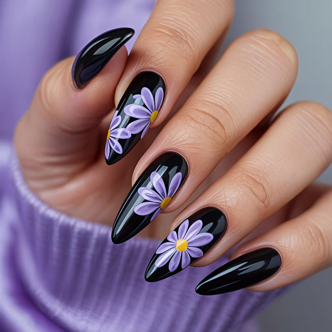 Artificial nails with floral patterns and elegant design Stornfield