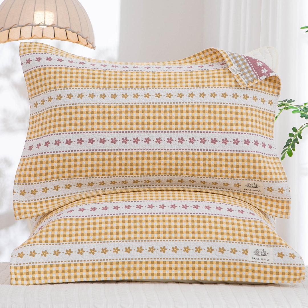 Women's pillowcase with modern checkered pattern Stornfield