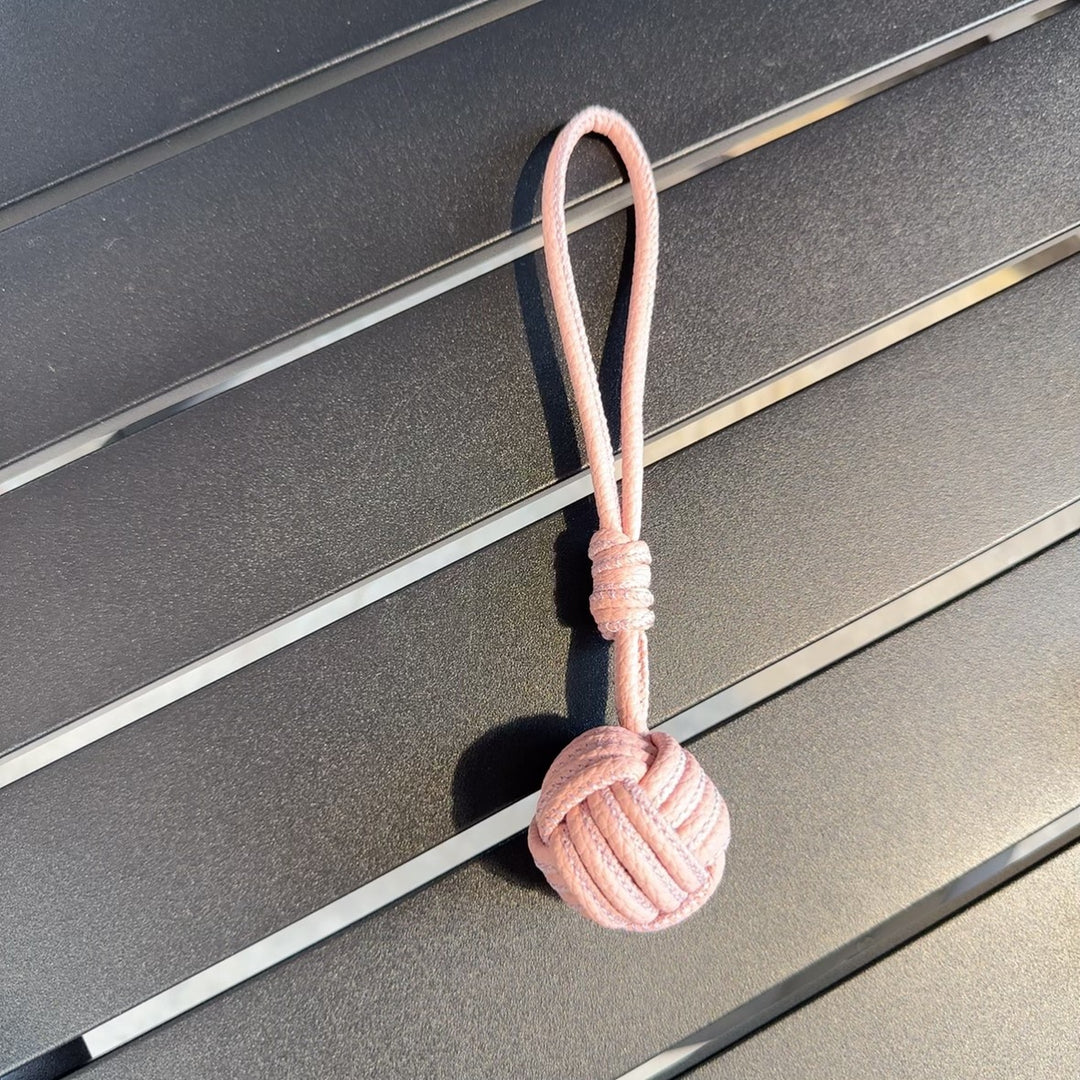 Multifunctional Knot Keychain Accessory Stornfield