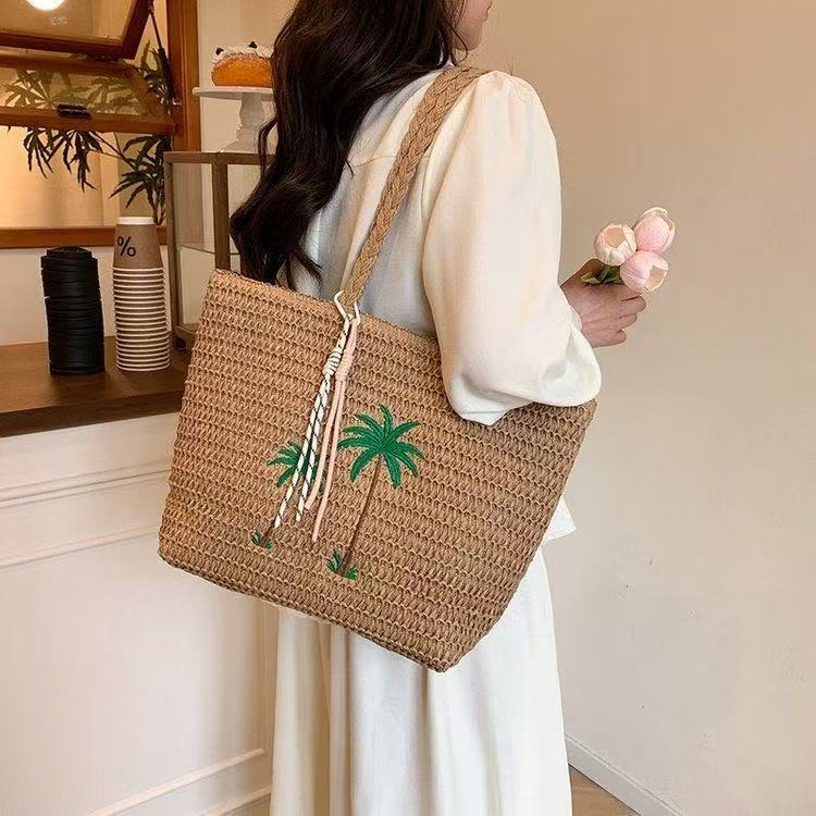 Summer basket bag with palm pattern Stornfield