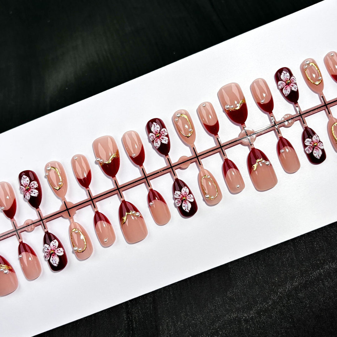 Elegant Polka Dot and Lace Press-On Nail Set