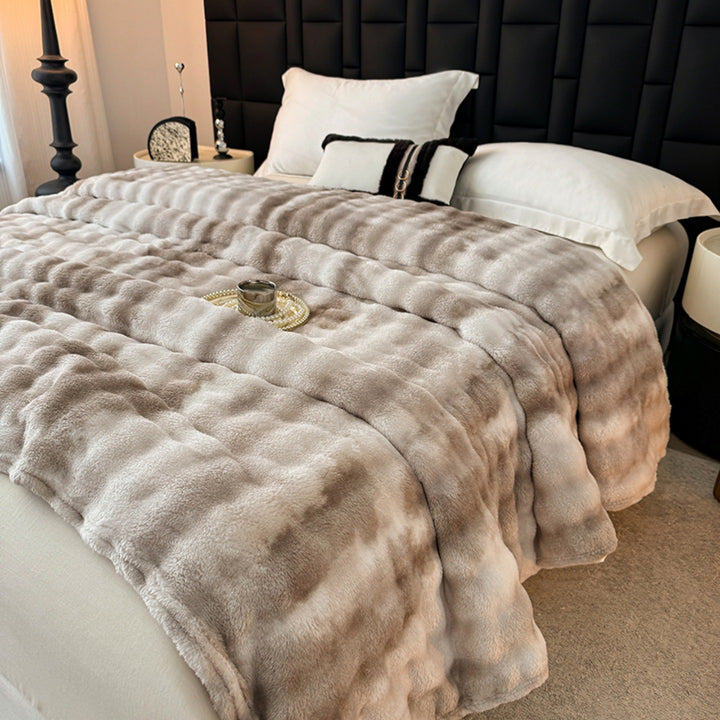 Luxurious Soft Faux Fur Blanket Stornfield