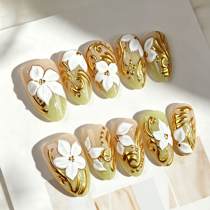 Elegant Floral-Design Press-On Nails