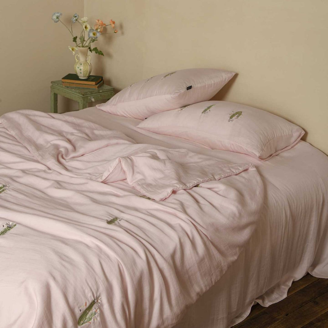 Embroidered cotton gauze bedding set with delicate cactus embroideries
