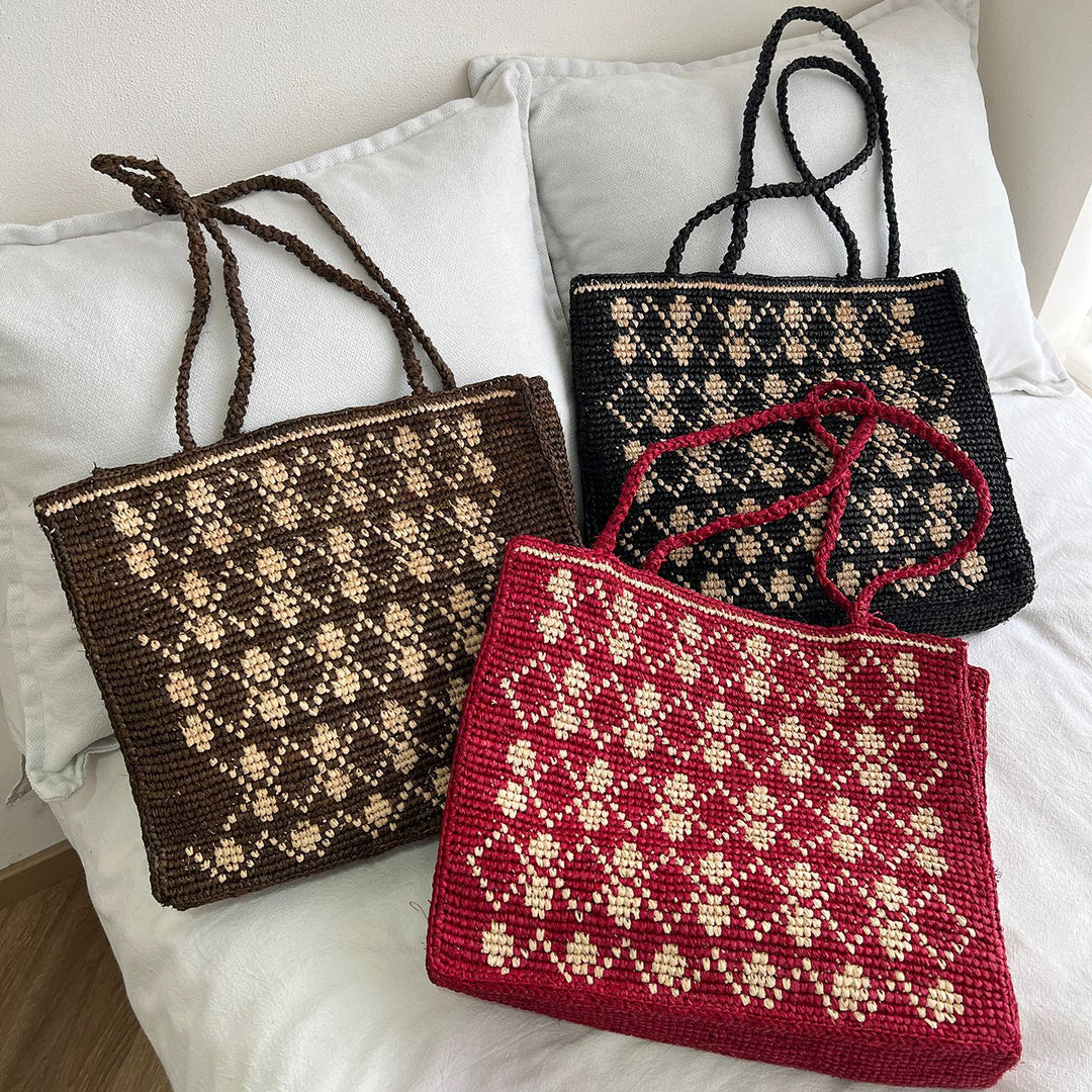 Handcrafted knit bag with floral design Stornfield