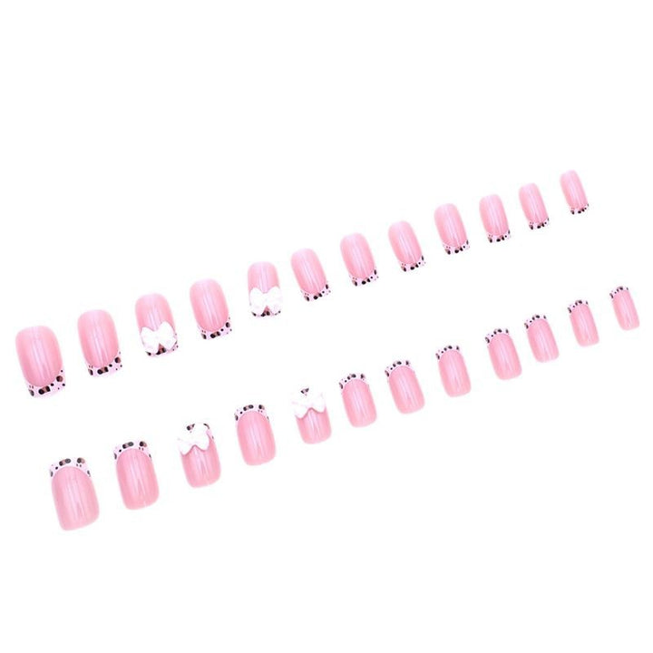 Floral-Themed Nail Art Stornfield