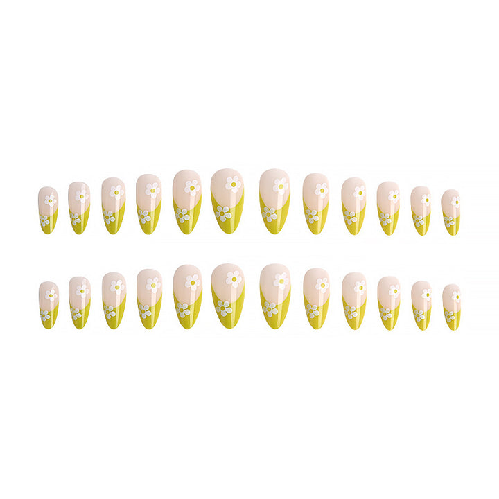 Artistic nails with flower design Stornfield