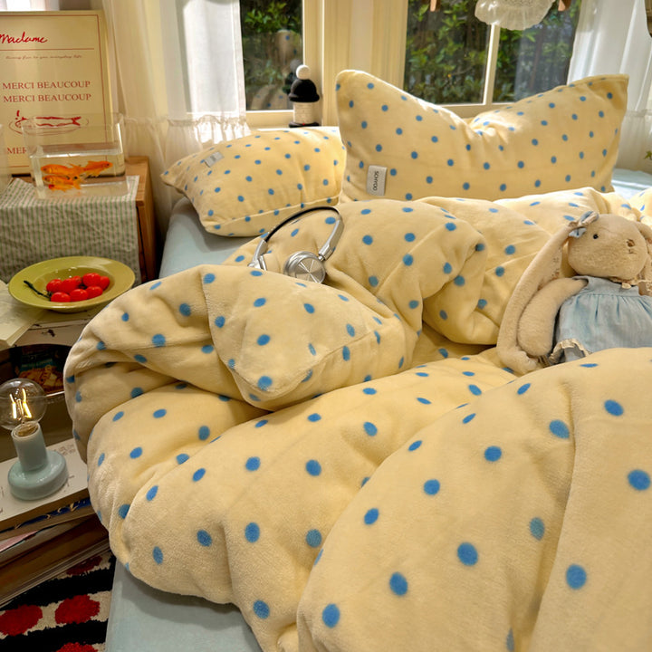 Plush Polka Dot Bedding Set