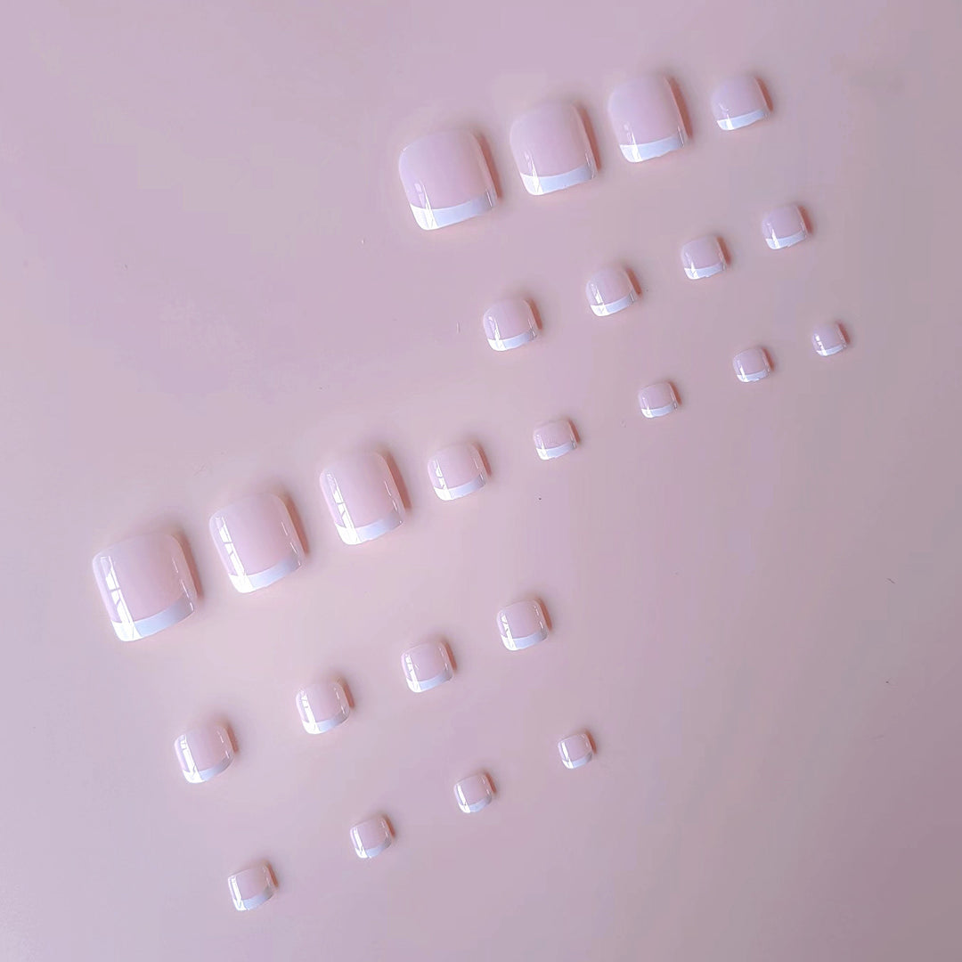 Artificial nail set with elegant French tip design Stornfield