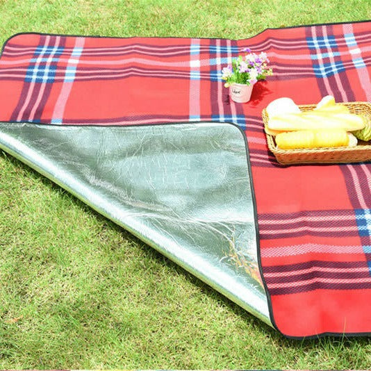 Women's Outdoor Picnic Blanket with Insulating Layer Stornfield