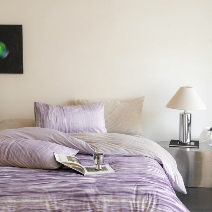 Reversible cotton satin bedding set with fine wave texture and concealed zipper