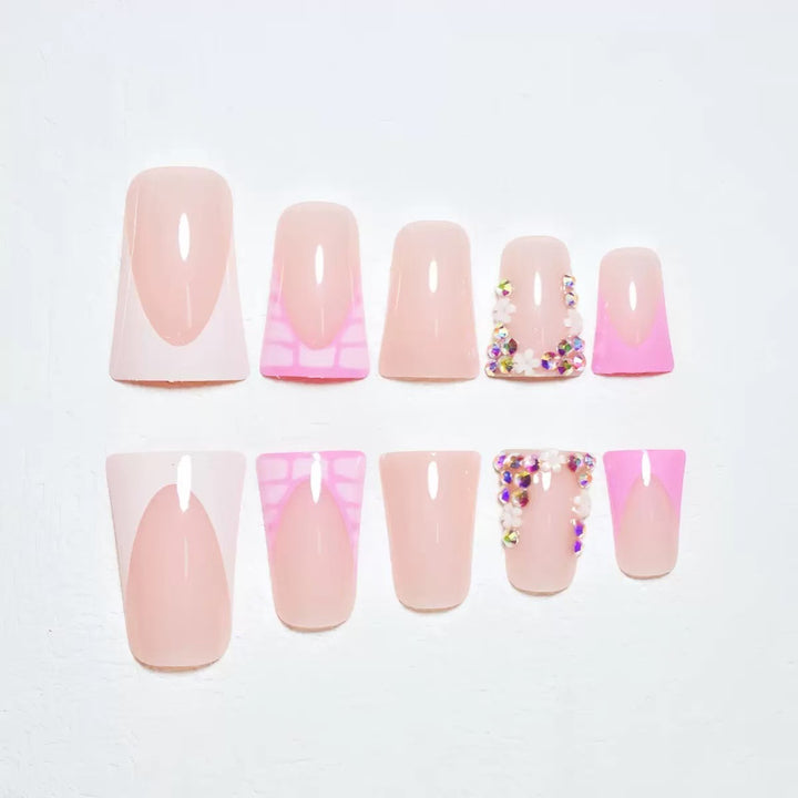 Glamorous Rhinestone-Embellished Nail Art Stornfield