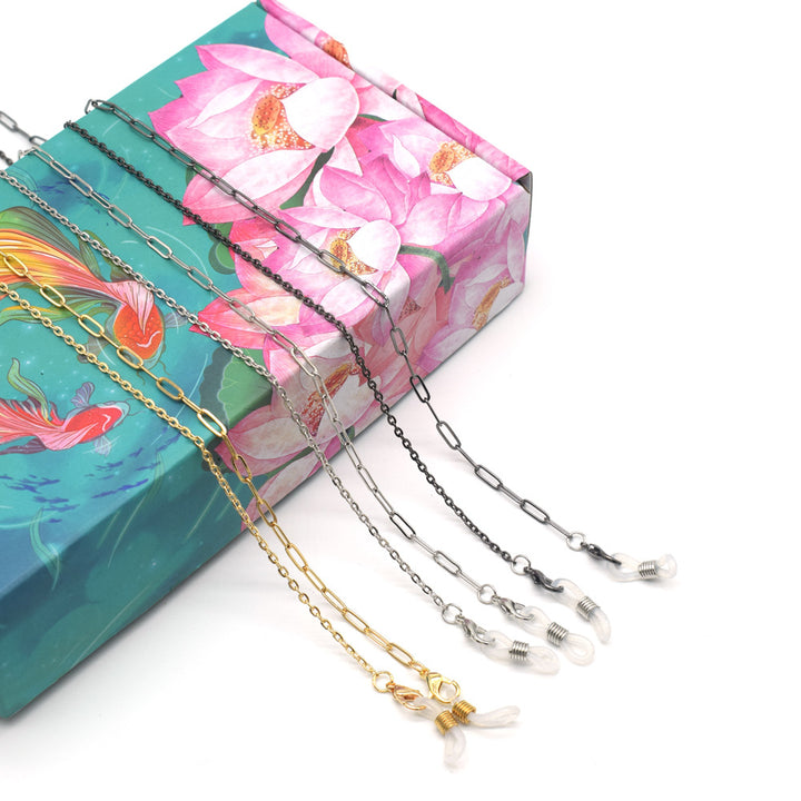 Fashion-Forward Metal Eyewear Chain Stornfield