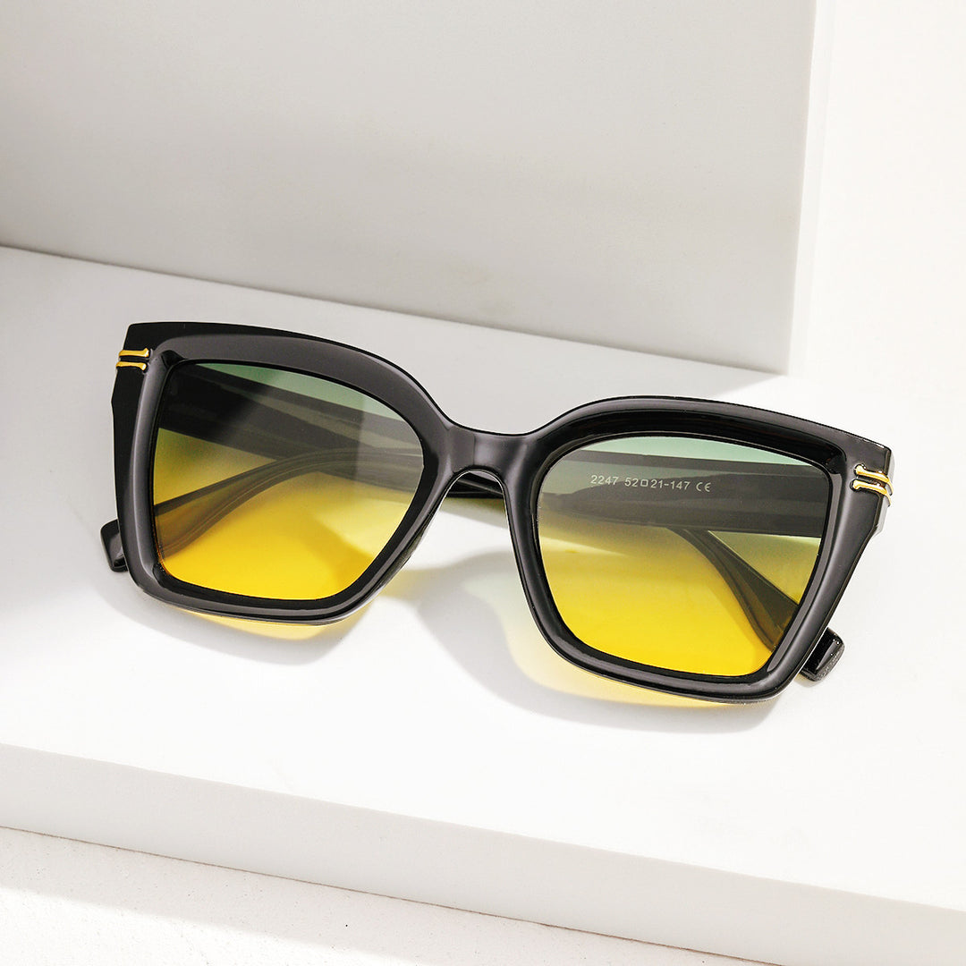 Ladies trendy square sunglasses with elegant frame Stornfield