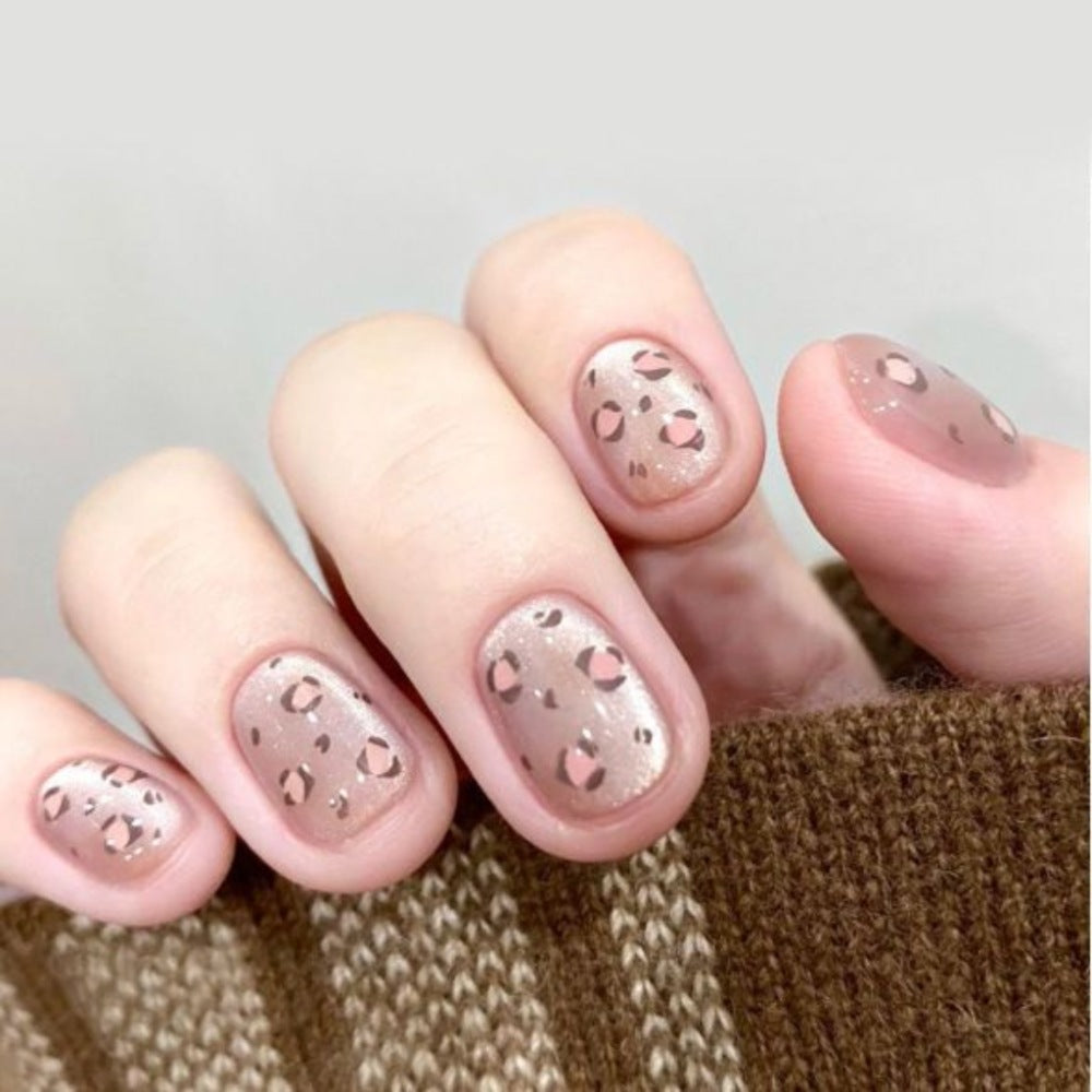 Artistic Press-On Nail Set with Leopard Print Design Stornfield